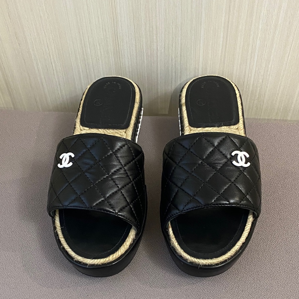 CHANEL Black Quilted Lambskin Platform Espadrille Slides / Sandals